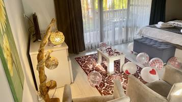 Tweepersoonskamer | Een minibar, een bureau, gratis wifi, rolstoeltoegankelijk