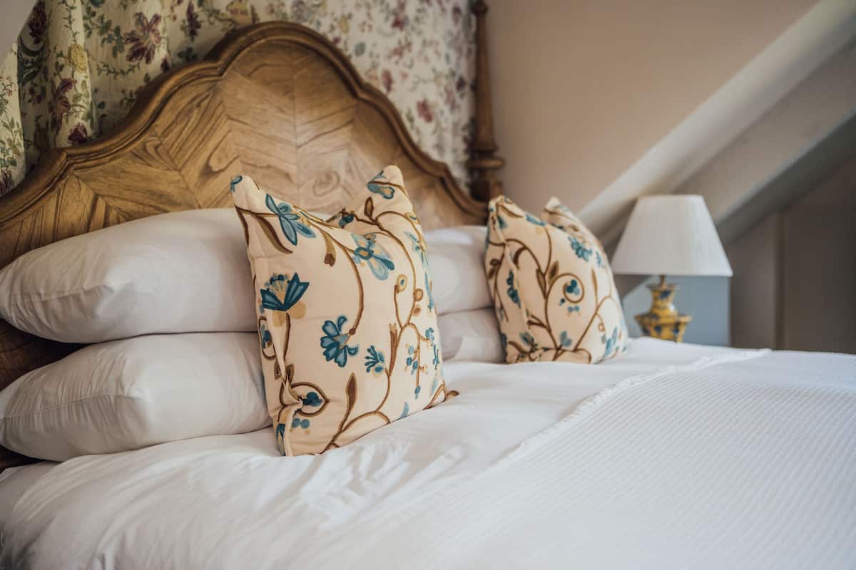 Chambre Double Supérieure, salle de bains attenante, vue jardin | 1 chambre