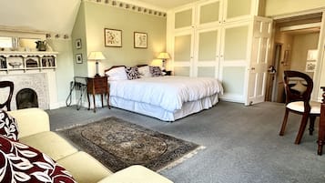 Habitación con 2 camas individuales, baño privado (Master Bedroom) | 1 dormitorio