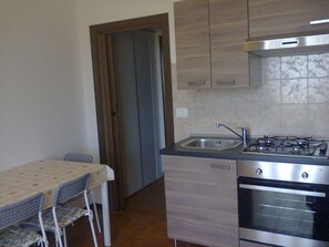 Apartment, 1 Bedroom | In-room dining - Federica Vacanze - Ada (Ravenna)