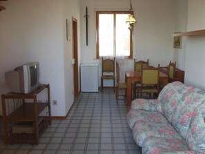 Appartamento, 2 camere da letto | Area soggiorno | TV