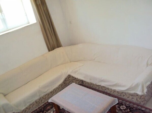 Villa | Wohnbereich | LCD-Fernseher