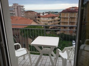 Lejlighed - 3 soveværelser | Balkon