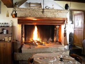 Interior - Locanda Al Centrale (Caprino Veronese)