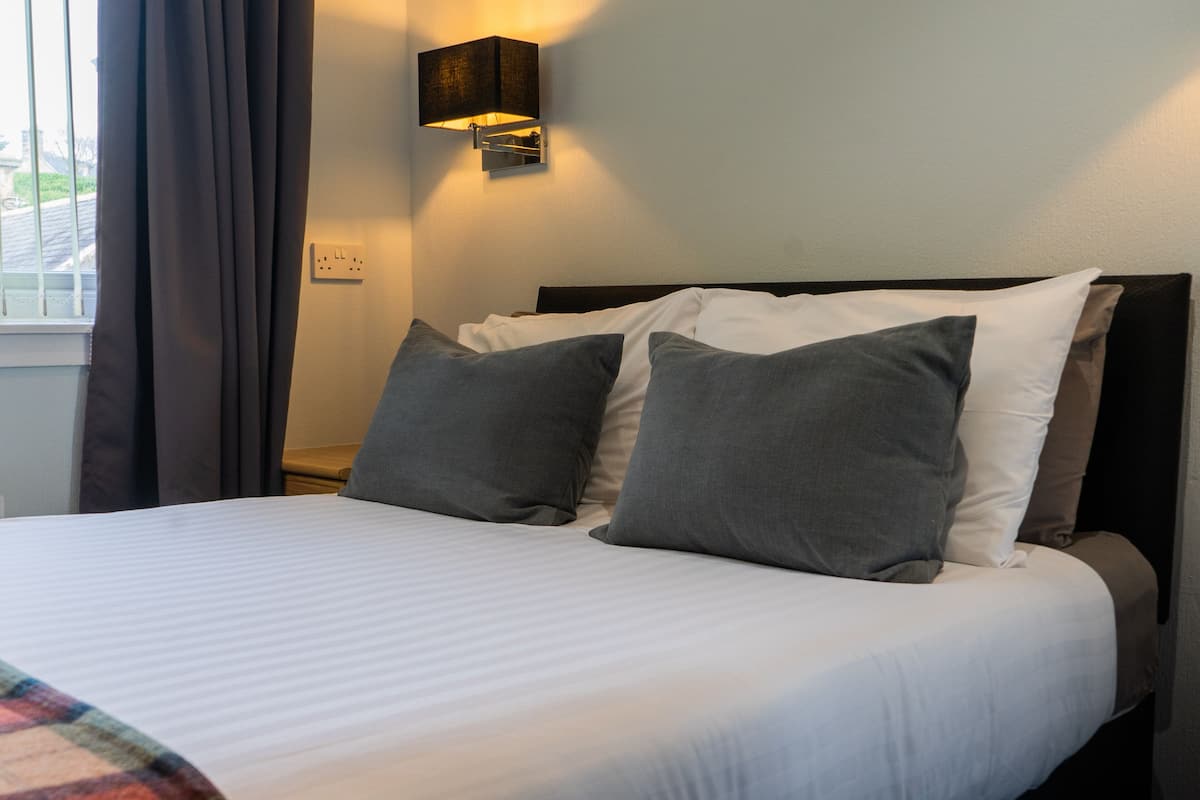 Basic Double Room | Iron/ironing board, WiFi (free)