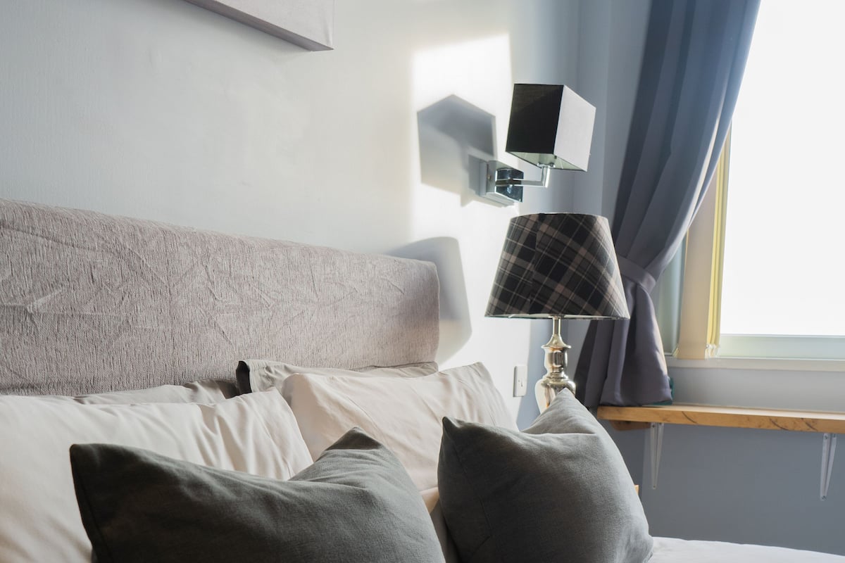 Iron/ironing board, WiFi (free)