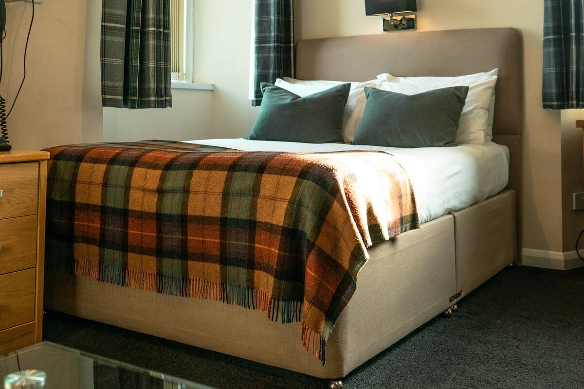 Family Triple Room, Beach View | Iron/ironing board, WiFi (free)