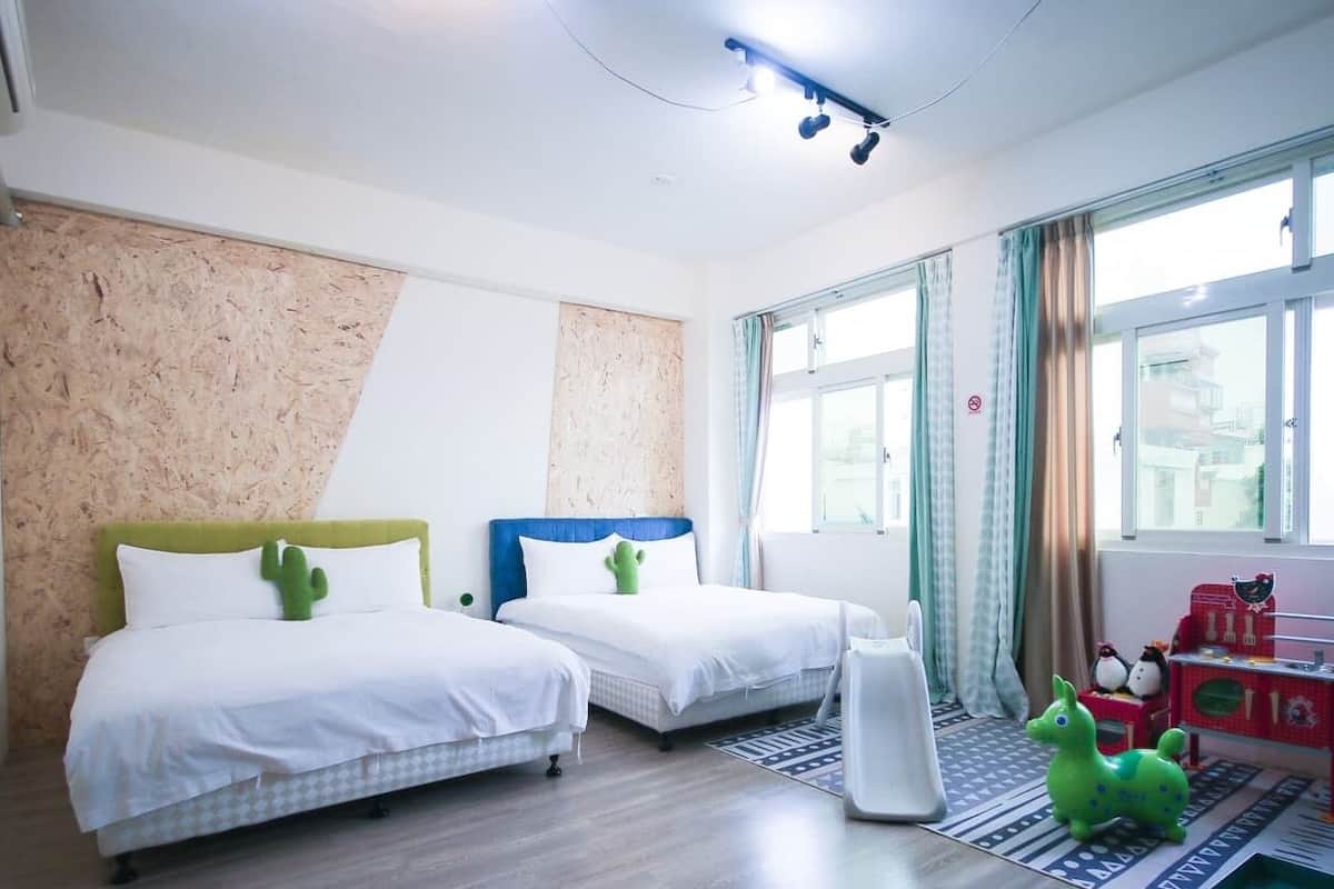 Quadruple Room, Non Smoking, City View