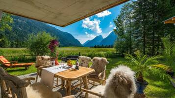 Deluxe Apartment, 2 Bedrooms, Sauna, Mountain View (Edelweiss) | Terrace/patio