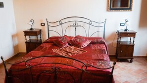 Double Room | Cots/infant beds, rollaway beds, free WiFi, bed sheets - Agriturismo Cameli (Certaldo)