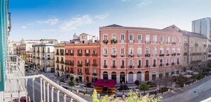 Habitación Deluxe con 1 cama doble o 2 individuales, balcón, vistas a la ciudad | Vistas desde la habitación