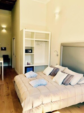 Chambre Deluxe Double ou avec lits jumeaux, balcon, vue ville