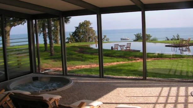 Bañera de hidromasaje interior