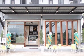 Coffee shop