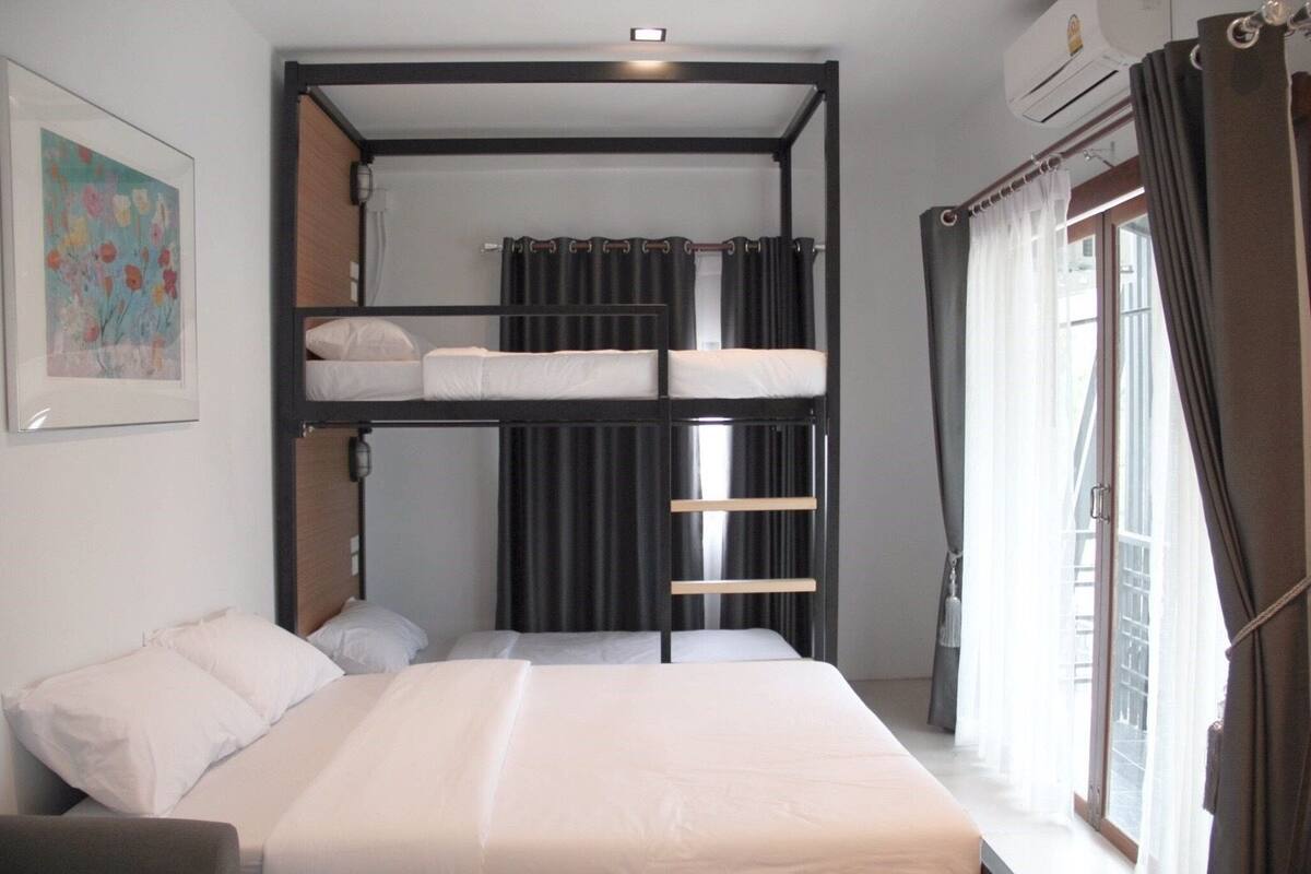 Habitación familiar | Cortinas blackout y wifi gratis