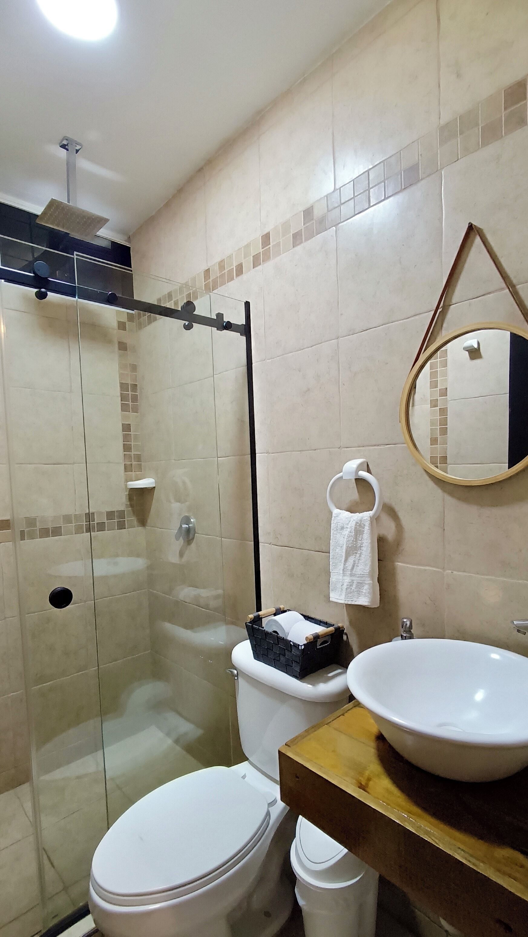 comfort studio, poolside | bathroom | free toiletries, towels, soap, shampoo
