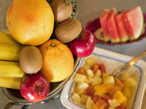 Buffet déjeuner gratuit tous les jours