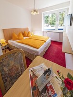 Basic Double Room, 1 Queen Bed | Bed sheets