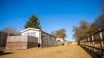 Mobile Home, Private Bathroom | Garden