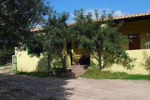 Front of property - Agriturismo Paulesa (Dorgali)