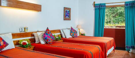 Premium bedding, Tempur-Pedic beds, minibar, in-room safe