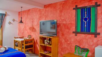 Ropa de cama de alta calidad, camas Tempur-Pedic y minibar