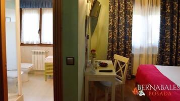 Double Room, Private Bathroom (Supletoria doble) | Balcony view