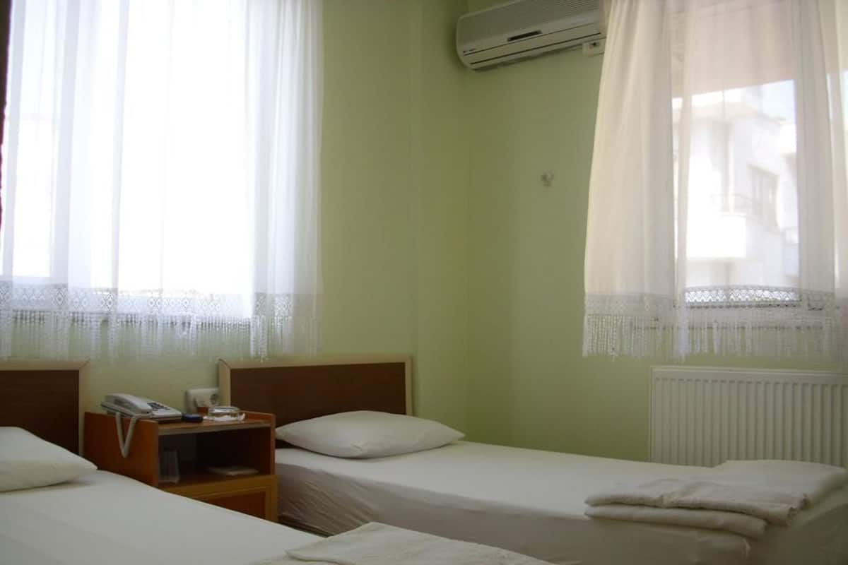 In-room safe, iron/ironing board, free WiFi