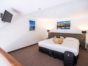 Family Suite, Kitchenette | 1 bedroom, premium bedding, in-room safe, desk - Golden Tulip La Baule Hôtel & Résidence (La Baule-Escoublac)