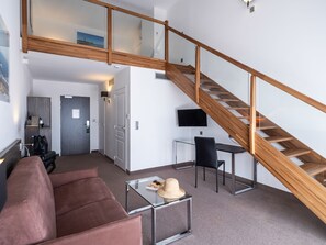 Executive Suite, Kitchenette