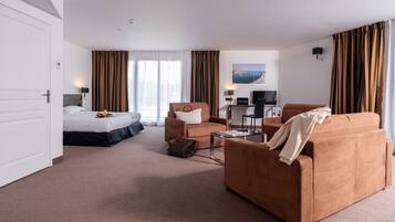 Premium suite | 1 slaapkamer, luxe beddengoed, een kluis op de kamer, een bureau