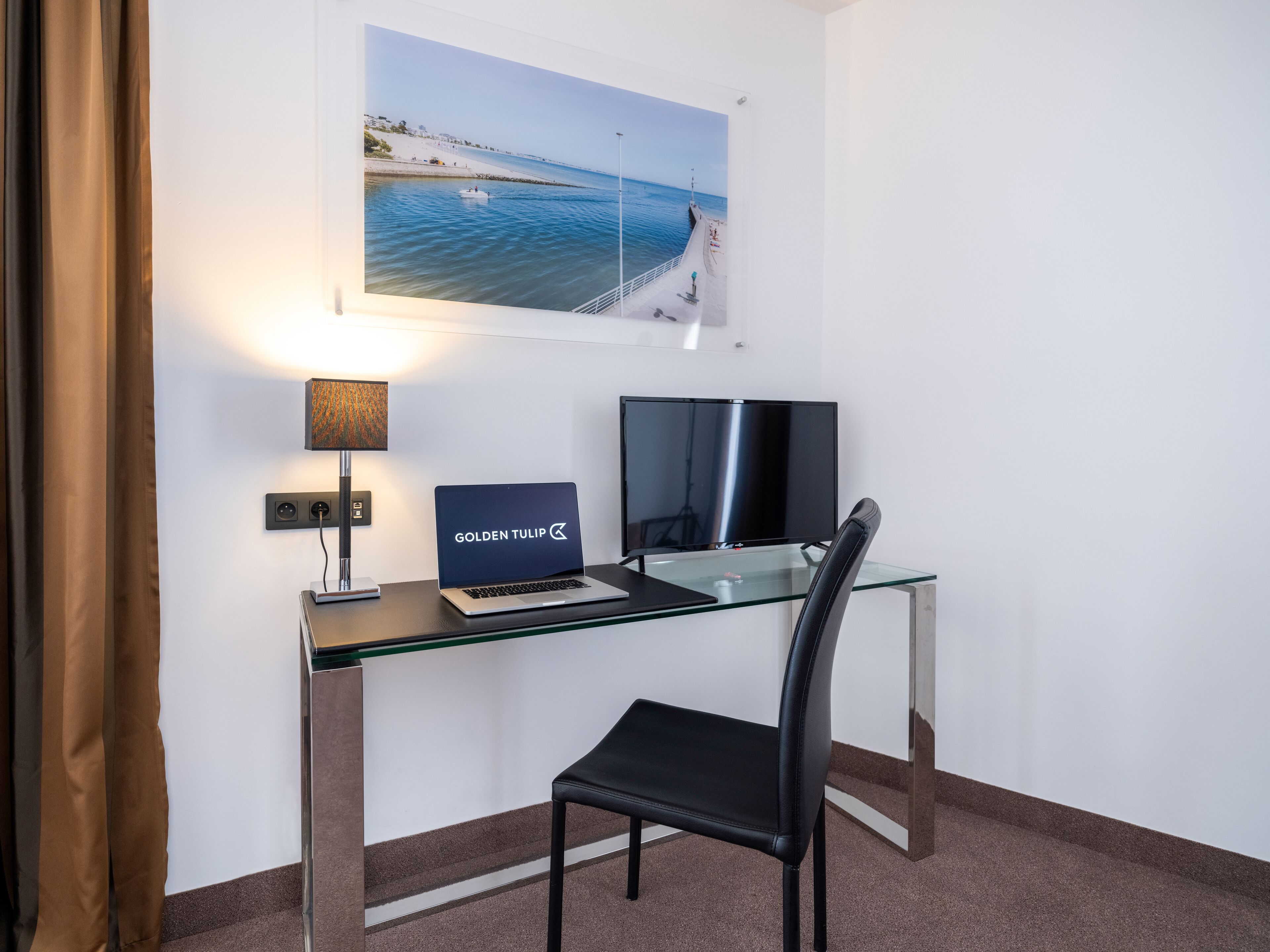 prestige suite | 1 bedroom, premium bedding, desk, soundproofing