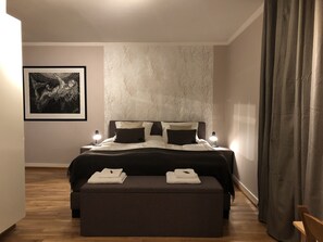 华丽双人房, 泳池景观 (Babette) | 高档床上用品、办公桌、折叠床/加床（额外收费）、免费 WiFi