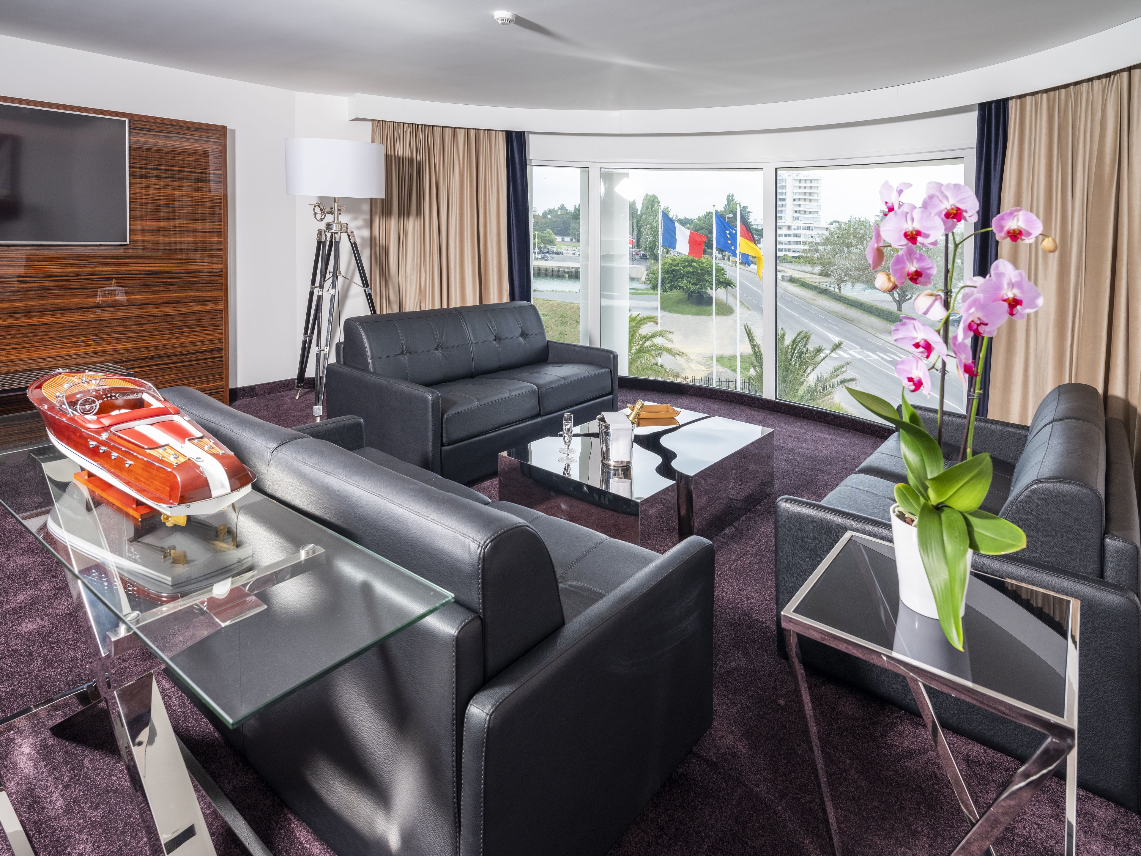 suite prestige, harbor view | balcony view