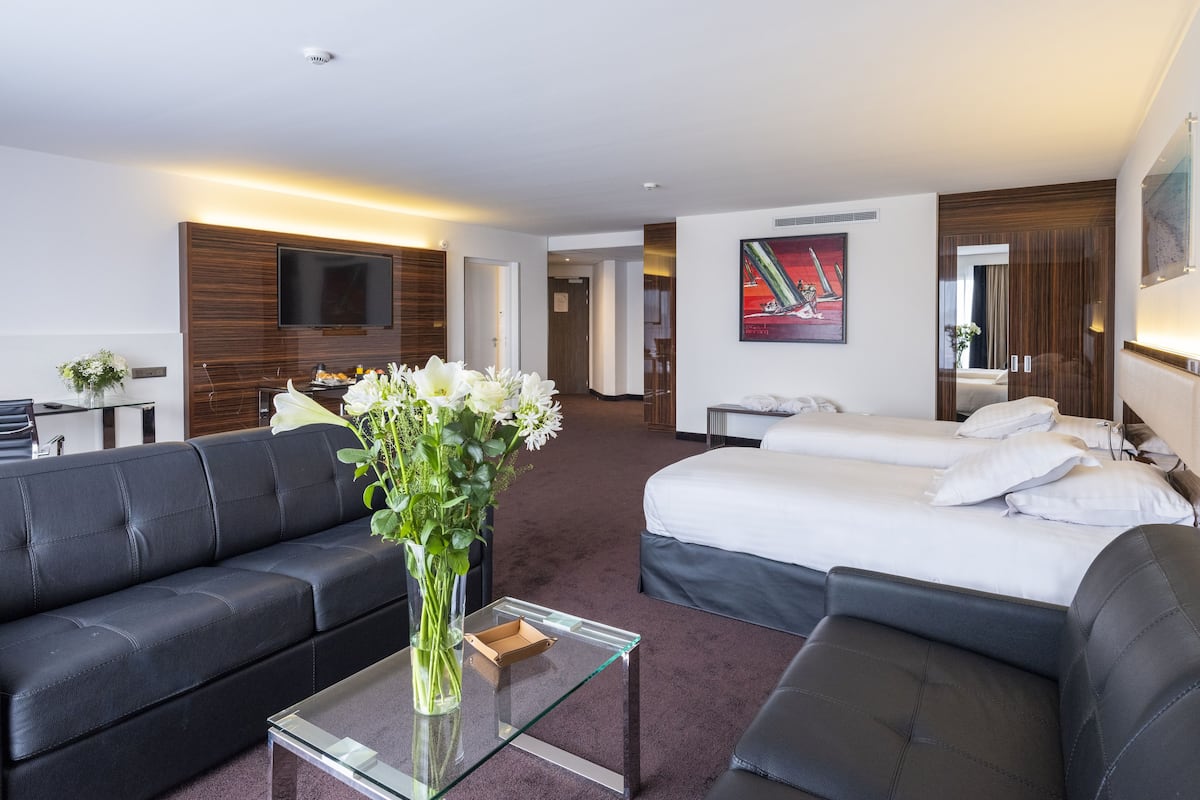 Suíte (Prestige, Marais) | Frigobar, cofres nos quartos, escrivaninha