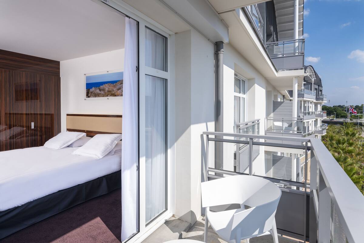 family suite privilege | 1 bedroom, minibar, in-room safe, desk