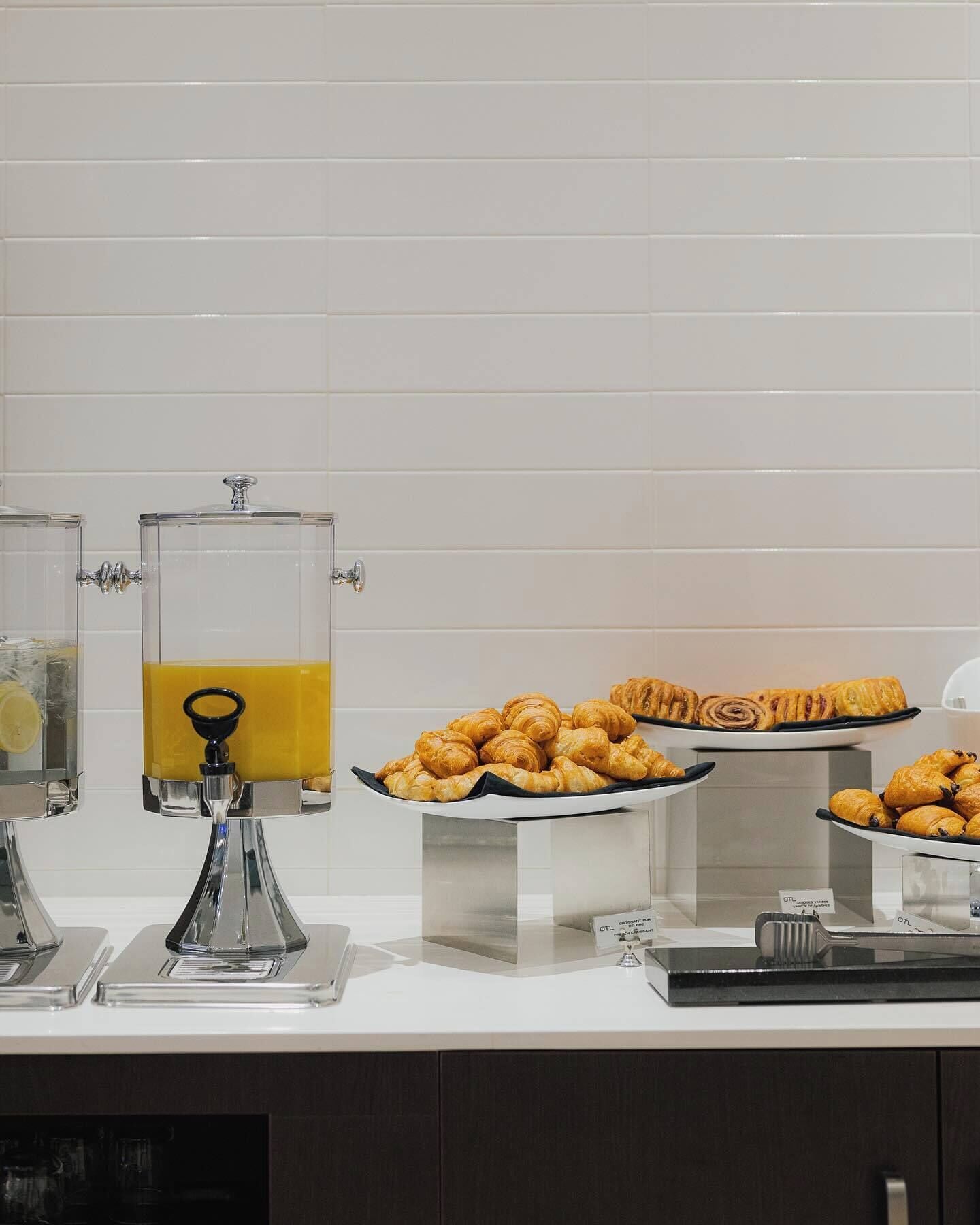 free daily full breakfast