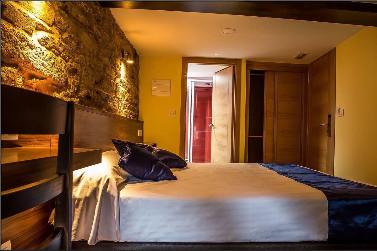 Deluxe Double Room | Desk, blackout curtains, free WiFi, bed sheets