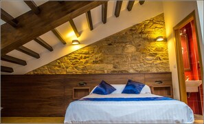Quadruple Room | Desk, blackout curtains, free WiFi, bed sheets - Oxford Santiago de Compostela (Santiago de Compostela)