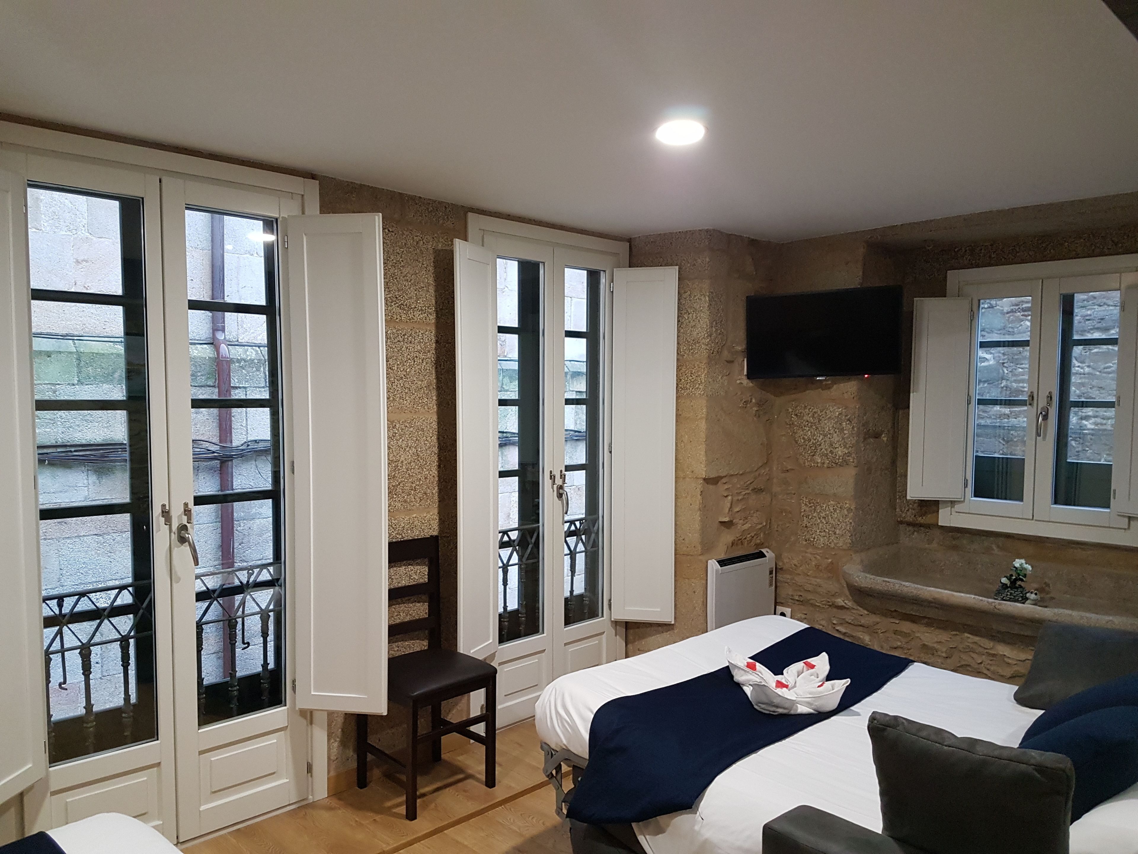 comfort triple room | desk, blackout curtains, free wifi, bed sheets