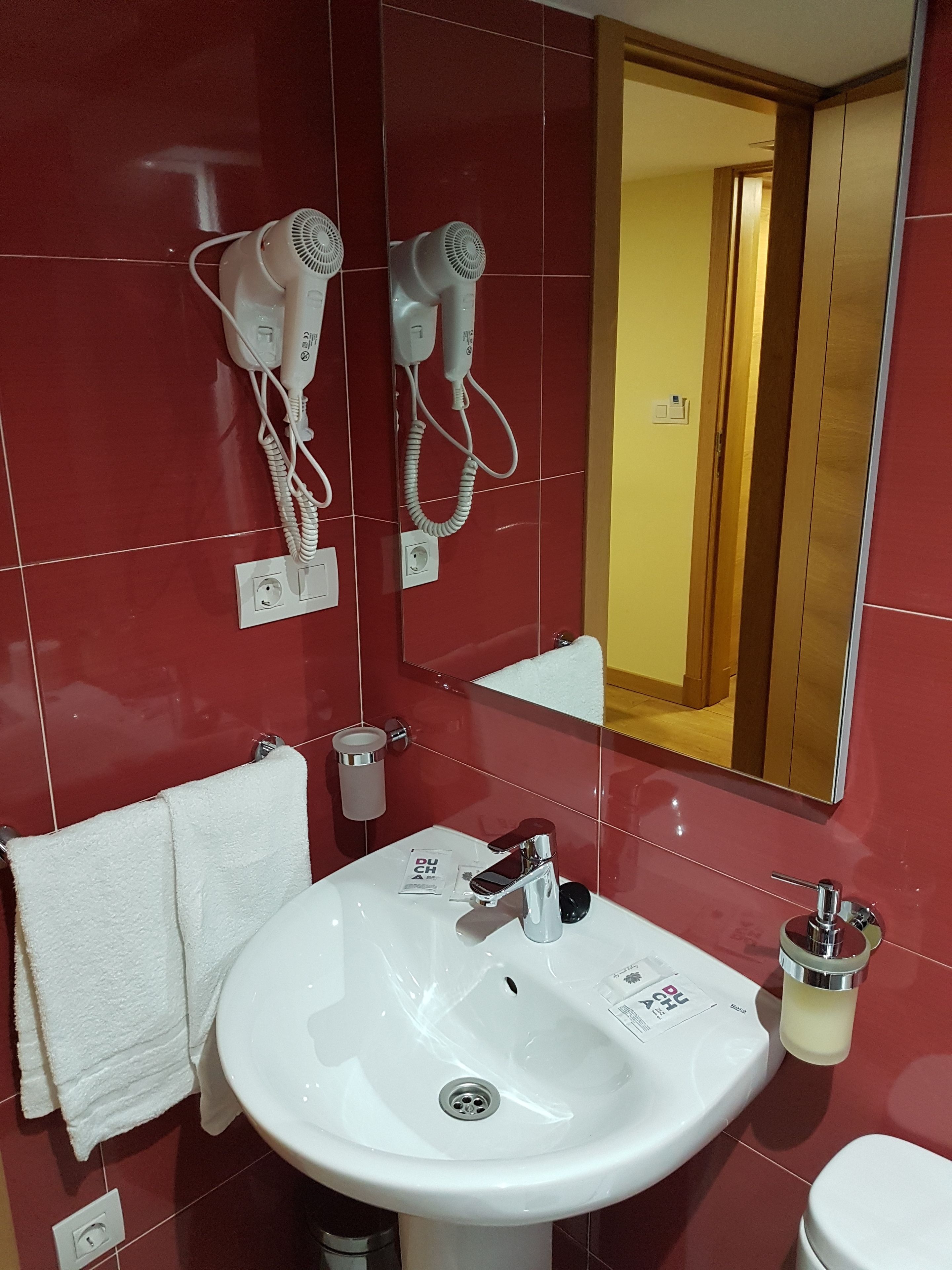 Bathroom sink