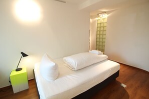 Apartment, 3 Bedrooms | 2 bedrooms, premium bedding, down duvets, memory-foam beds