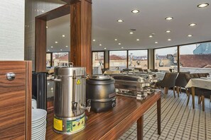 Petit déjeuner buffet compris tous les jours
