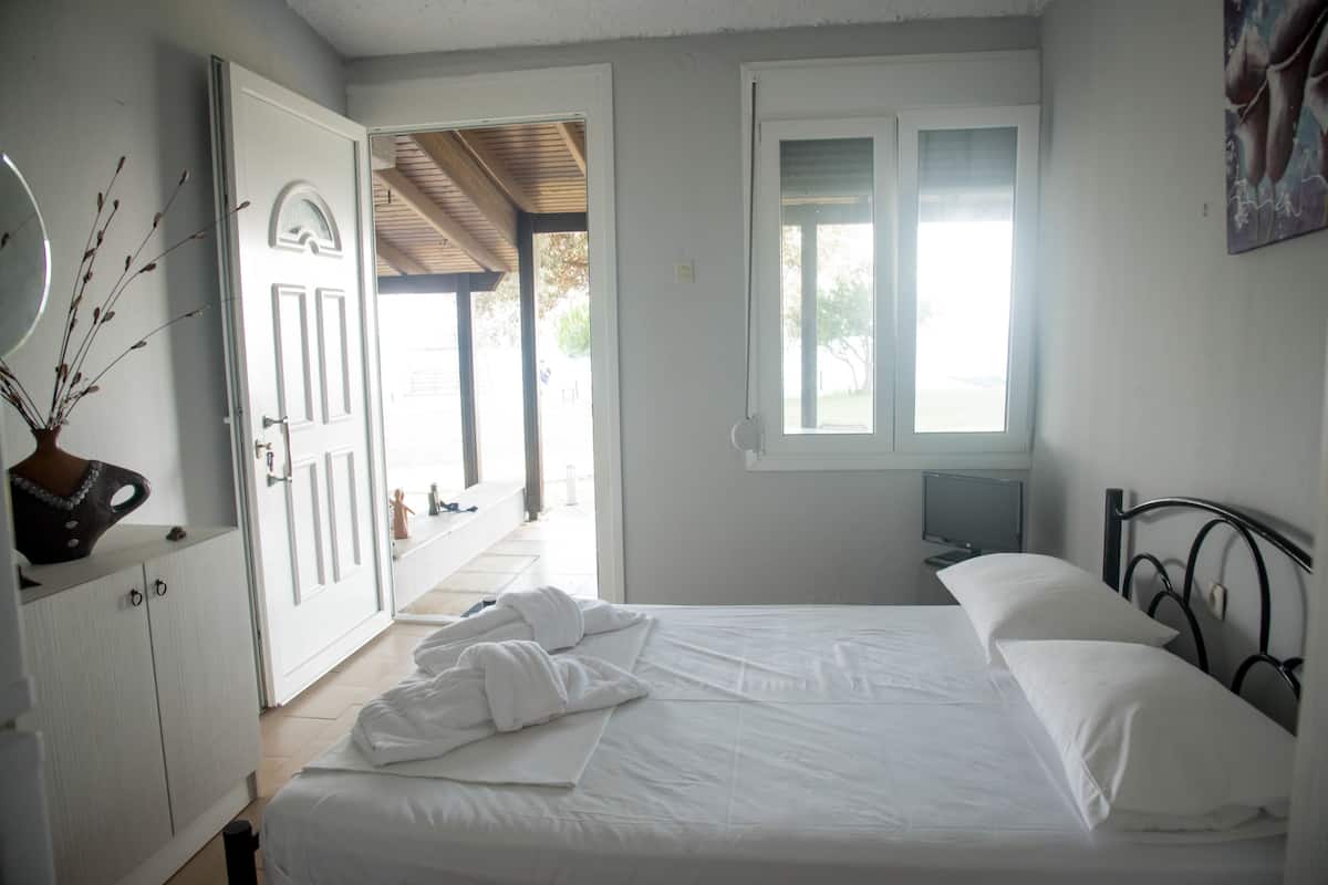 Standard Studio, Sea View, Beachfront