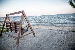 On the beach - On the Wave Studios (Sithonia)
