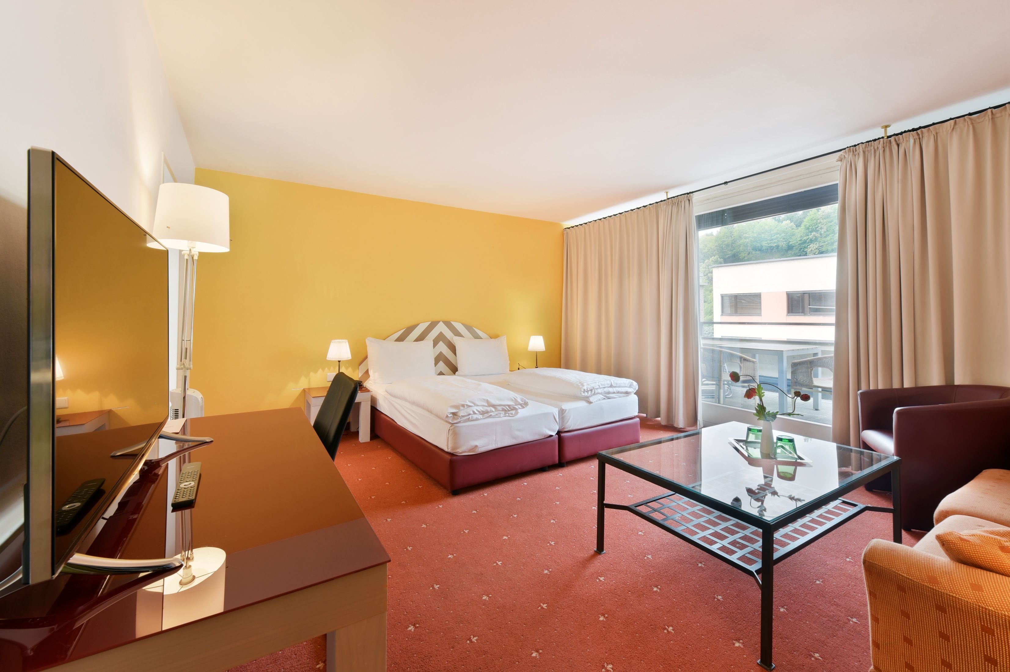 junior suite, balcony | in-room safe, desk, free wifi, bed sheets