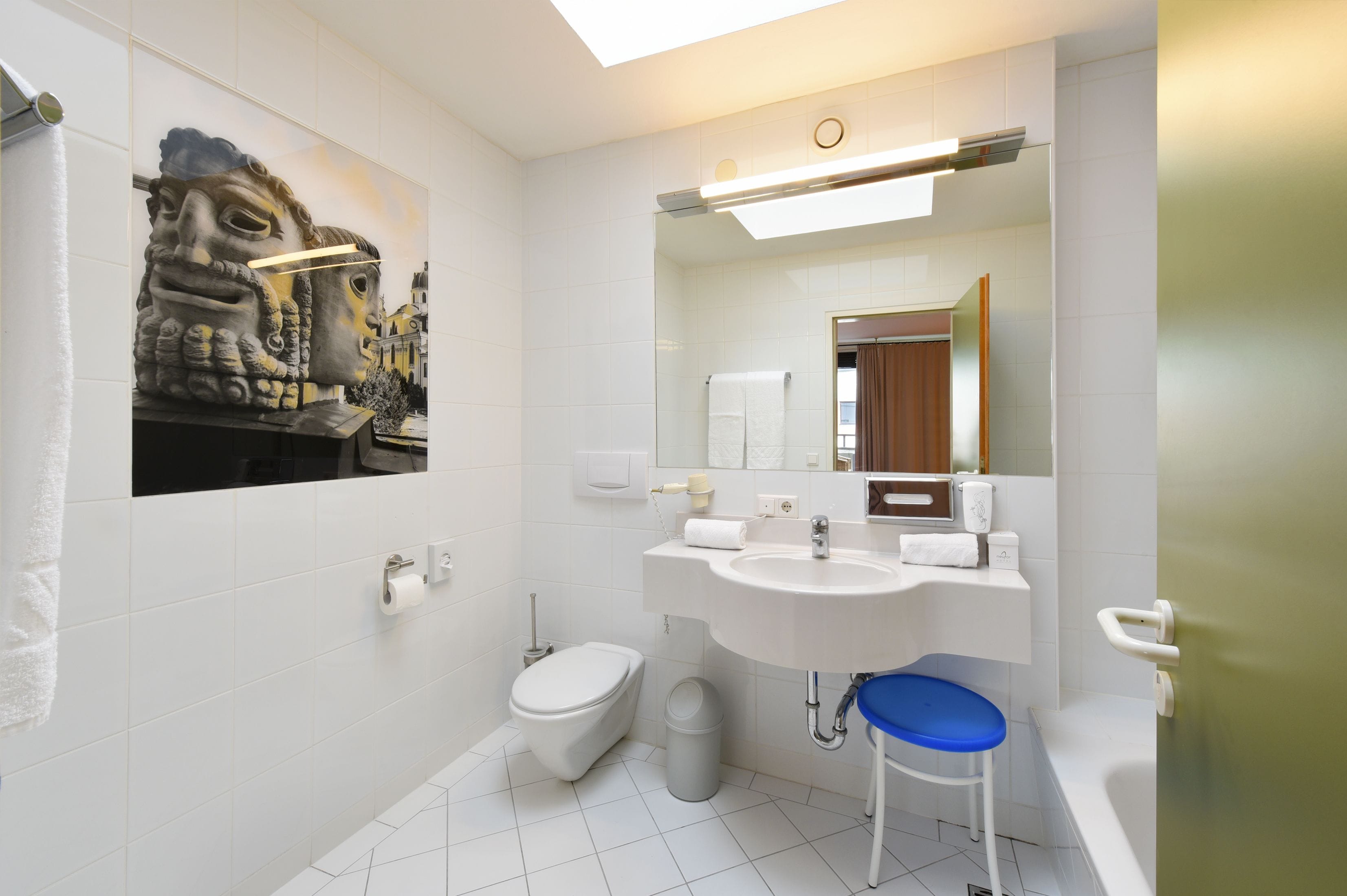 junior suite, balcony | bathroom | free toiletries, hair dryer, towels
