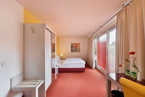 Comfort Double Room, Balcony | In-room safe, desk, free WiFi, bed sheets - Hotel Neutor Express (Salzburg)