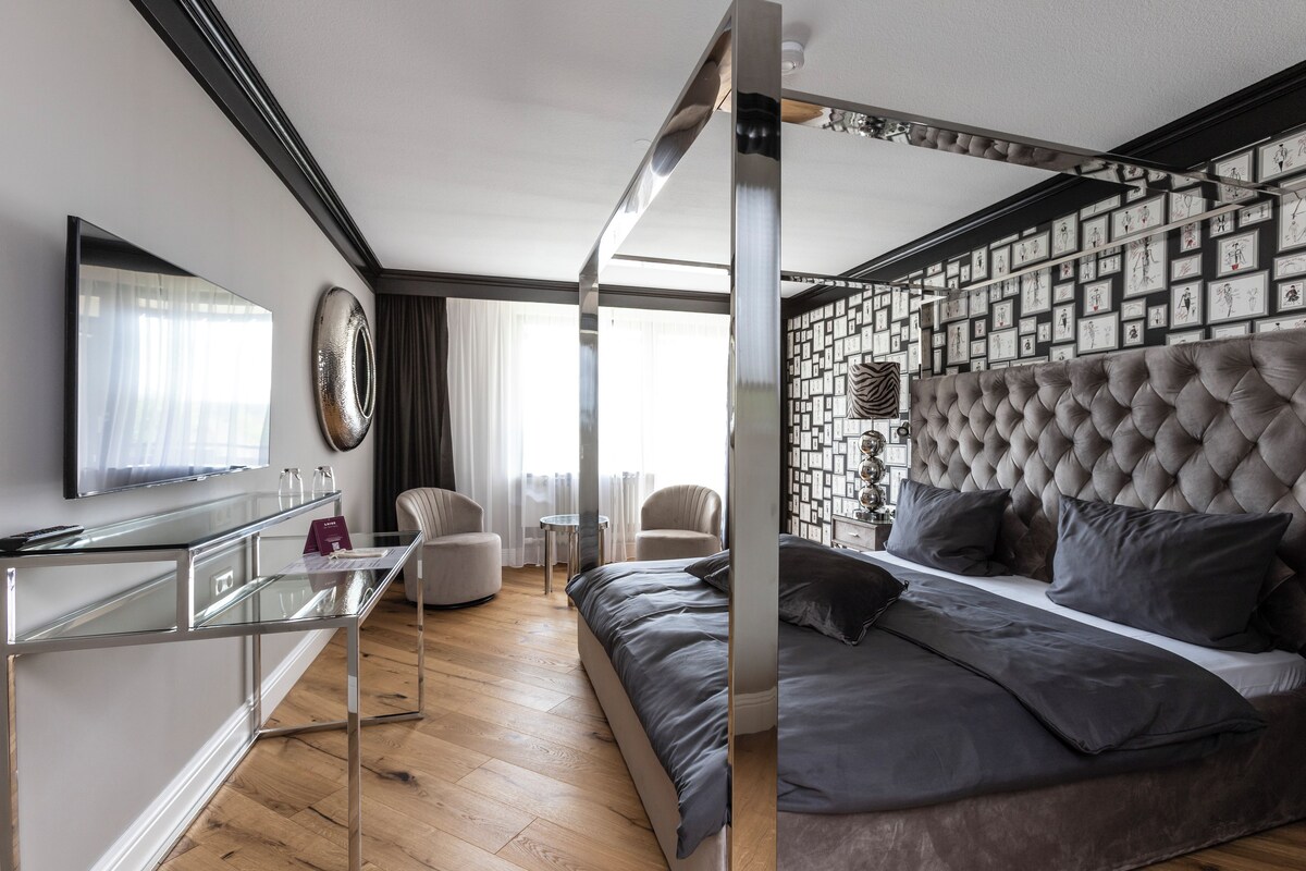Superior Double Room, Garden View | Desk, blackout drapes, soundproofing, iron/ironing board (on request)