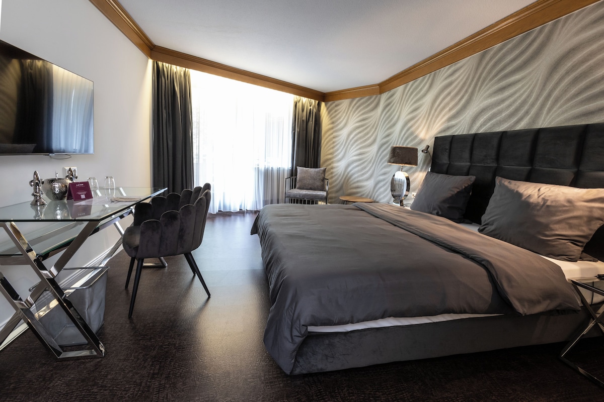 Standard Double Room | Desk, blackout drapes, soundproofing, iron/ironing board (on request)